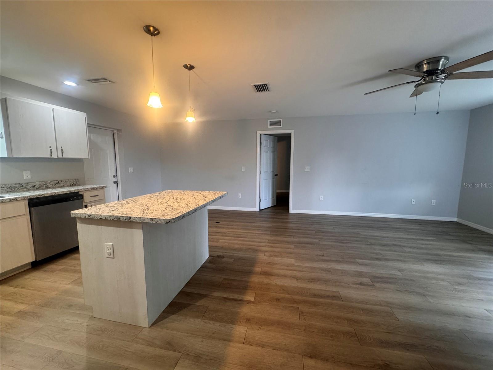 Image 29 of 38 For 625 Thirteenth Avenue