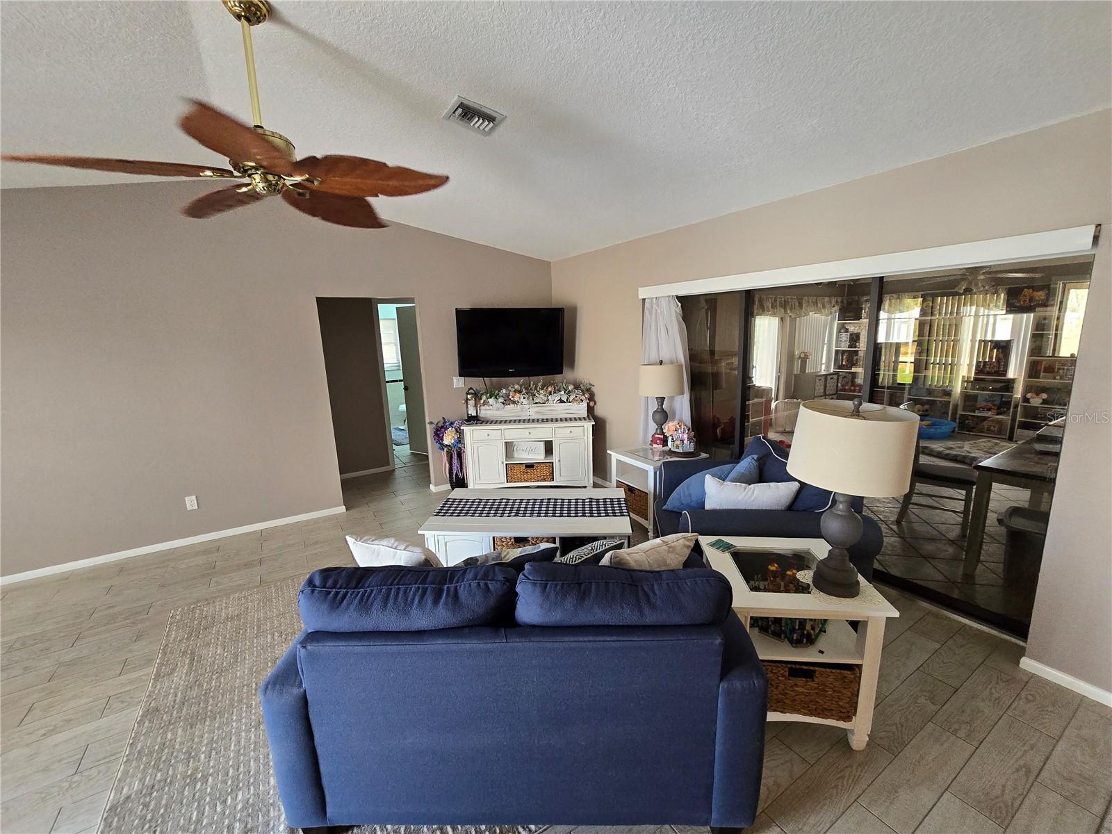 Image 12 of 24 For 10075 Bentley Avenue