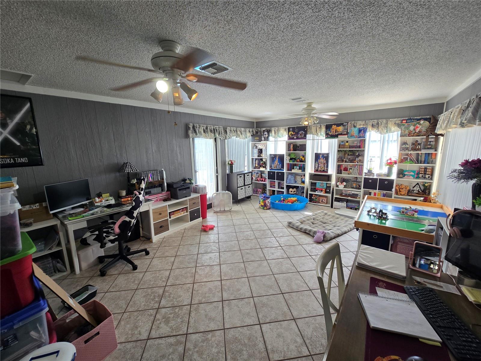 Image 16 of 24 For 10075 Bentley Avenue