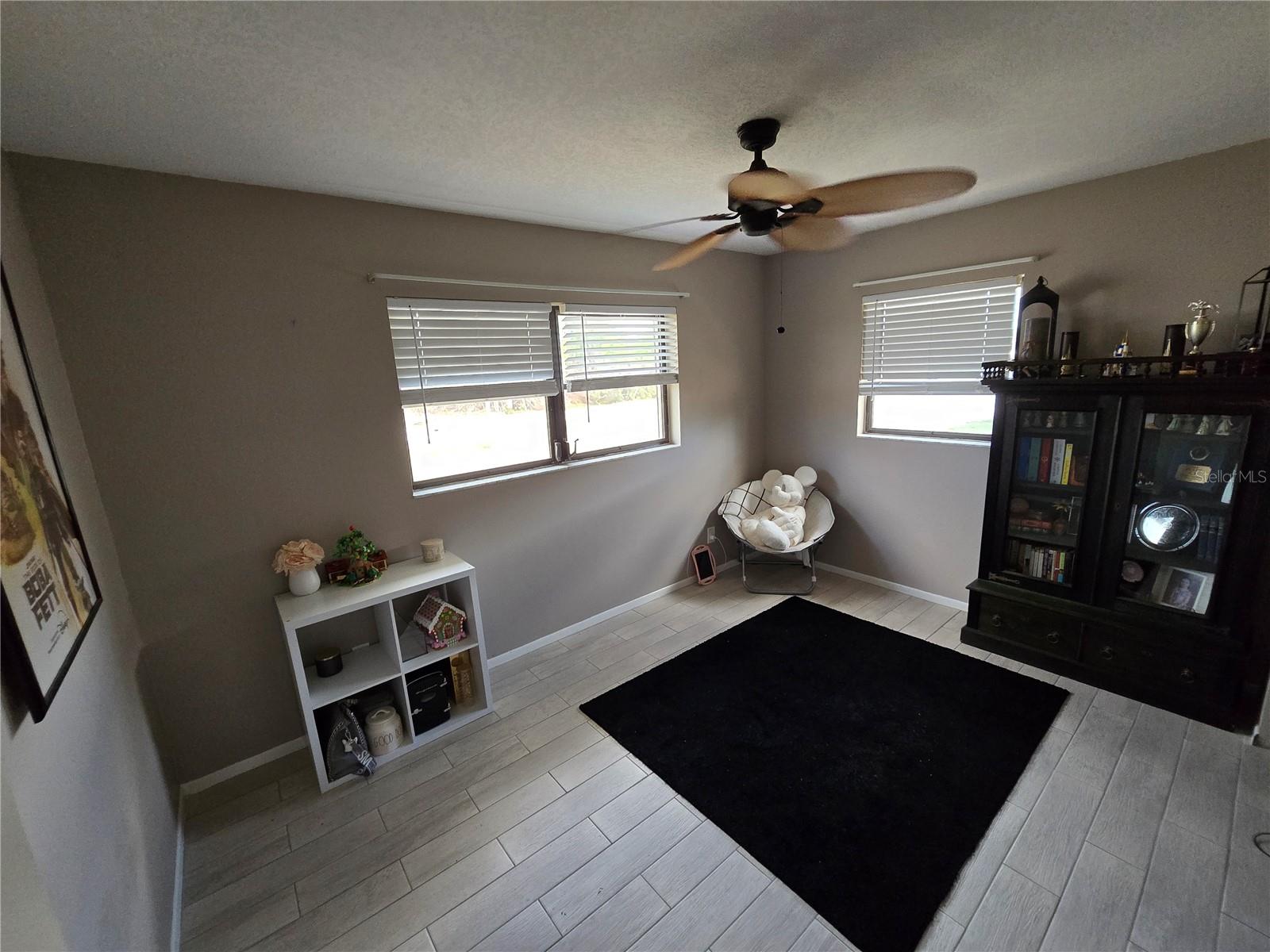 Image 18 of 24 For 10075 Bentley Avenue