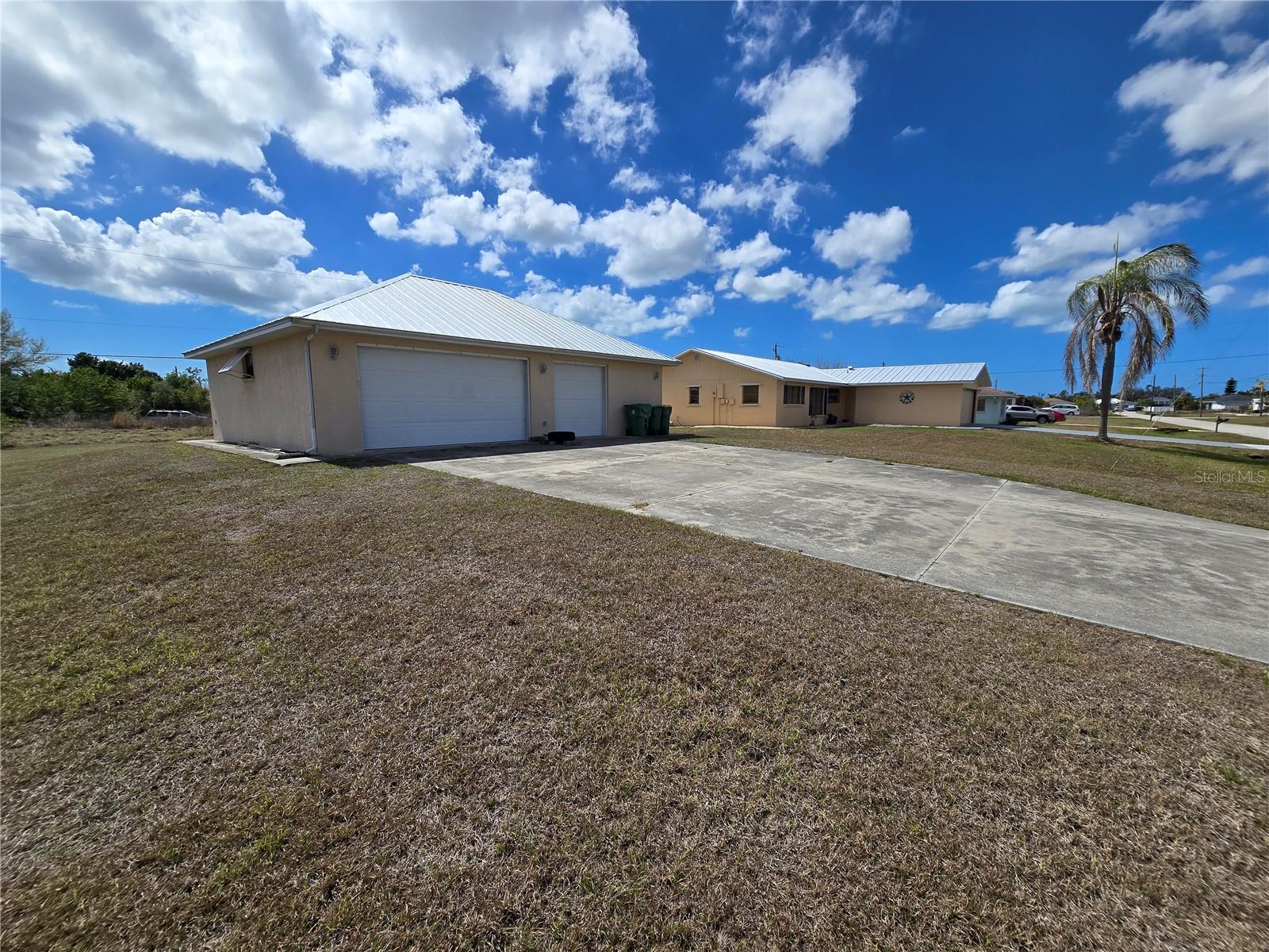 Image 4 of 24 For 10075 Bentley Avenue