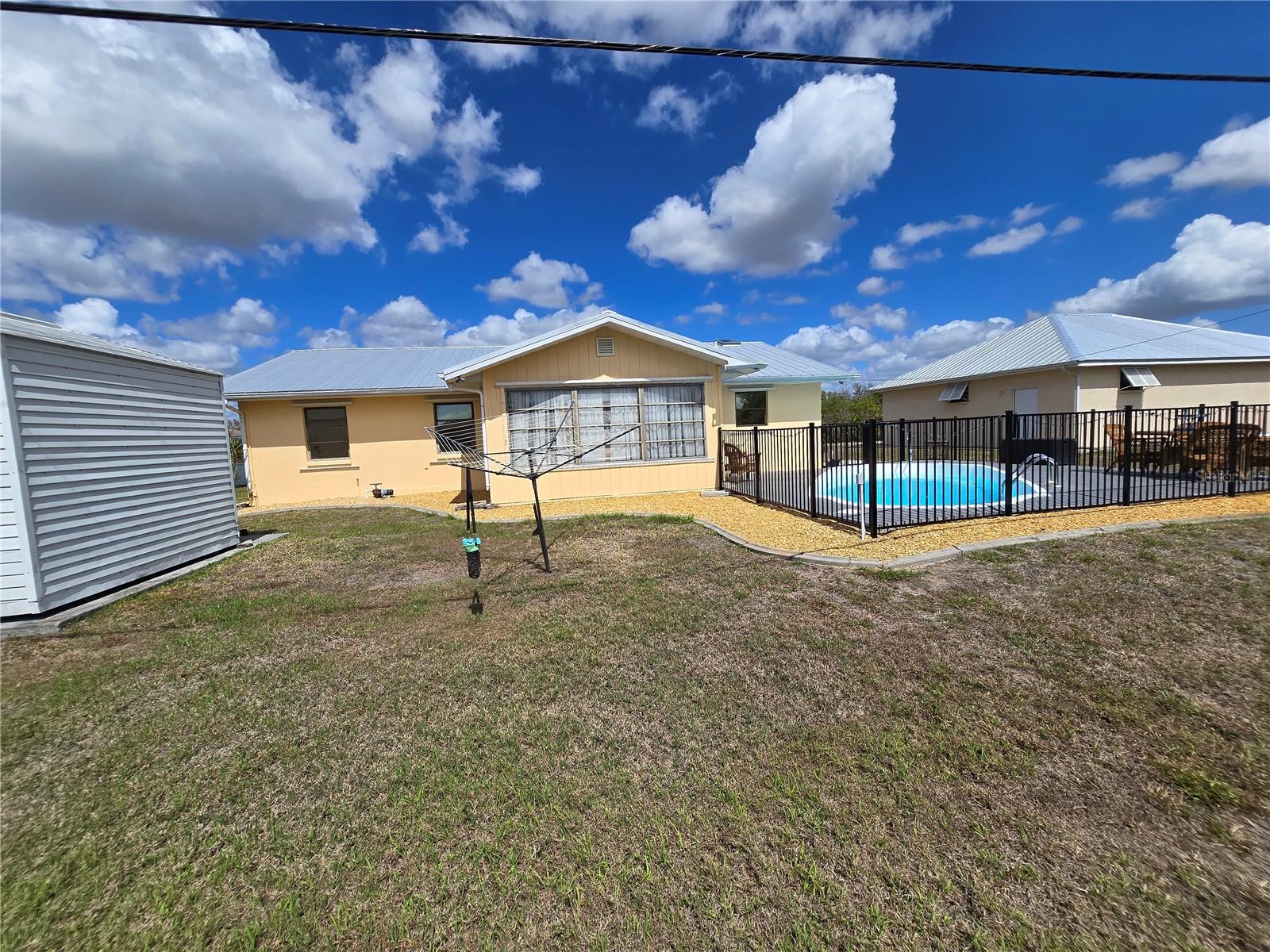 Image 6 of 24 For 10075 Bentley Avenue