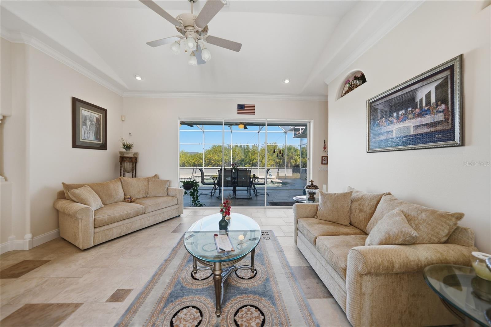 Image 10 of 49 For 15319 Acorn Circle