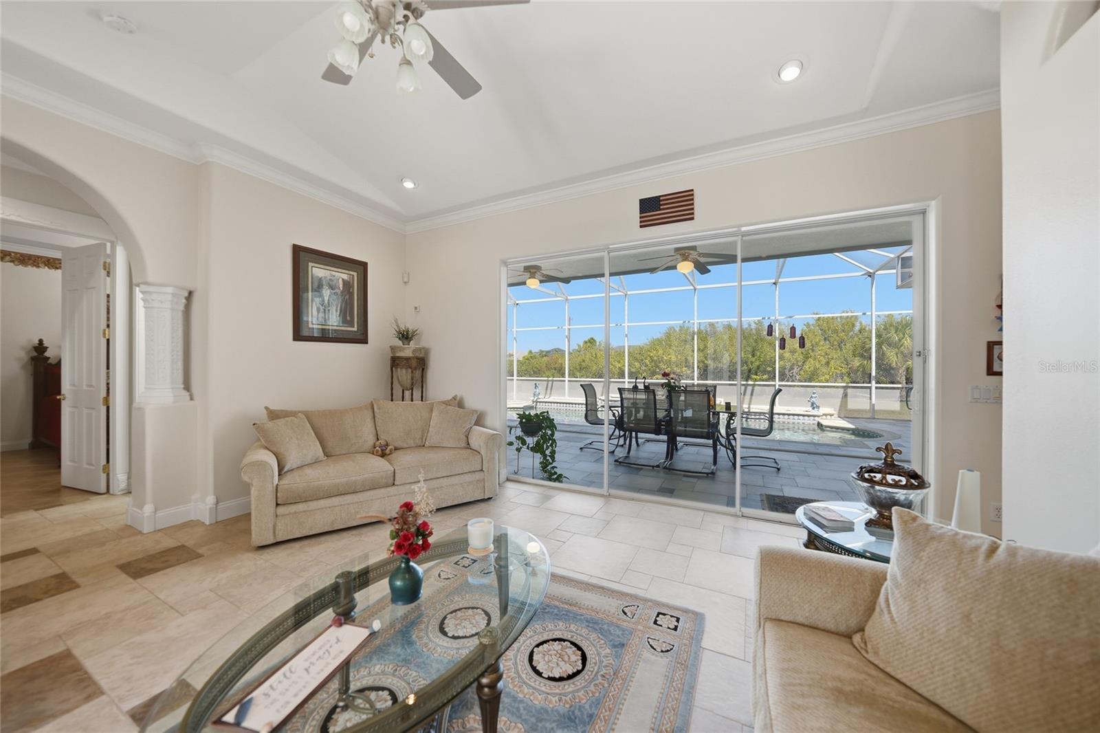 Image 11 of 49 For 15319 Acorn Circle