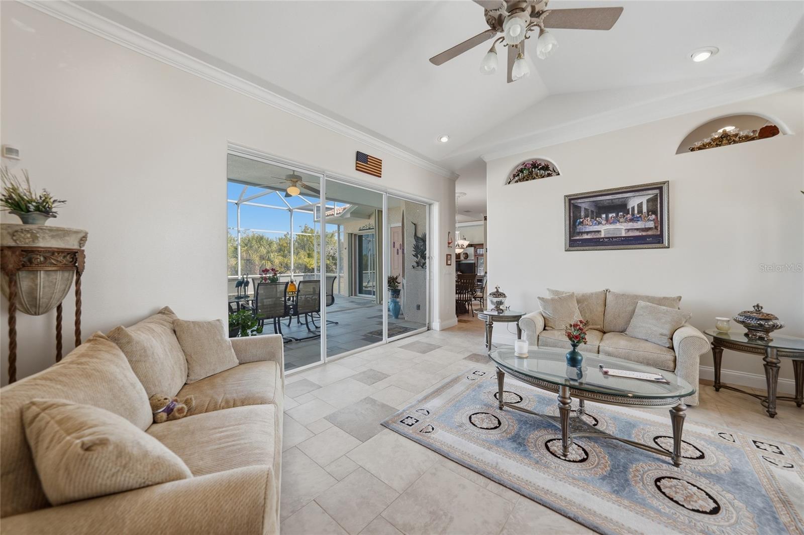 Image 12 of 49 For 15319 Acorn Circle