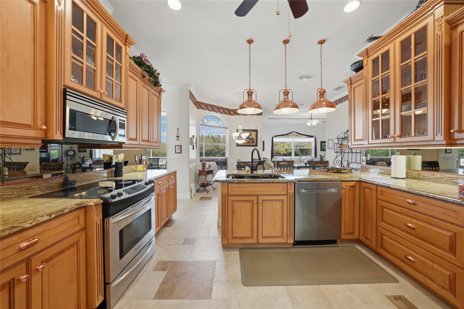 Image 16 of 49 For 15319 Acorn Circle