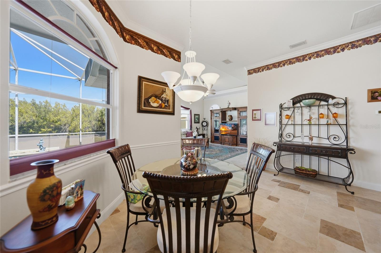 Image 19 of 49 For 15319 Acorn Circle