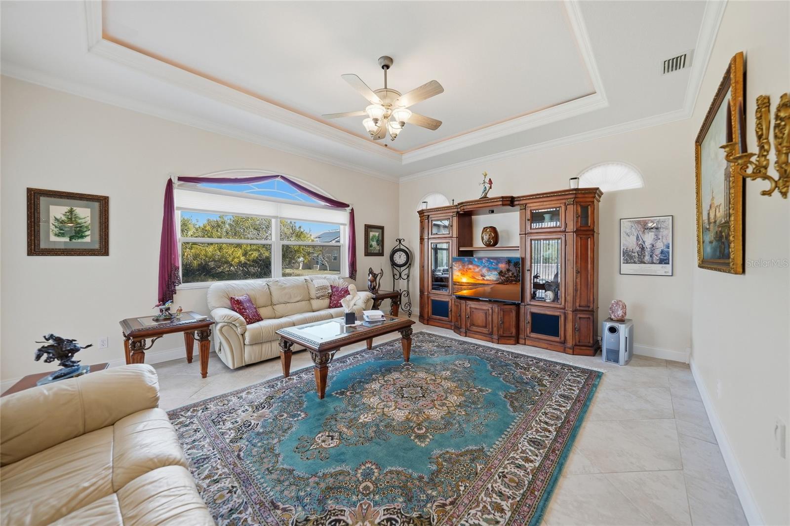 Image 21 of 49 For 15319 Acorn Circle