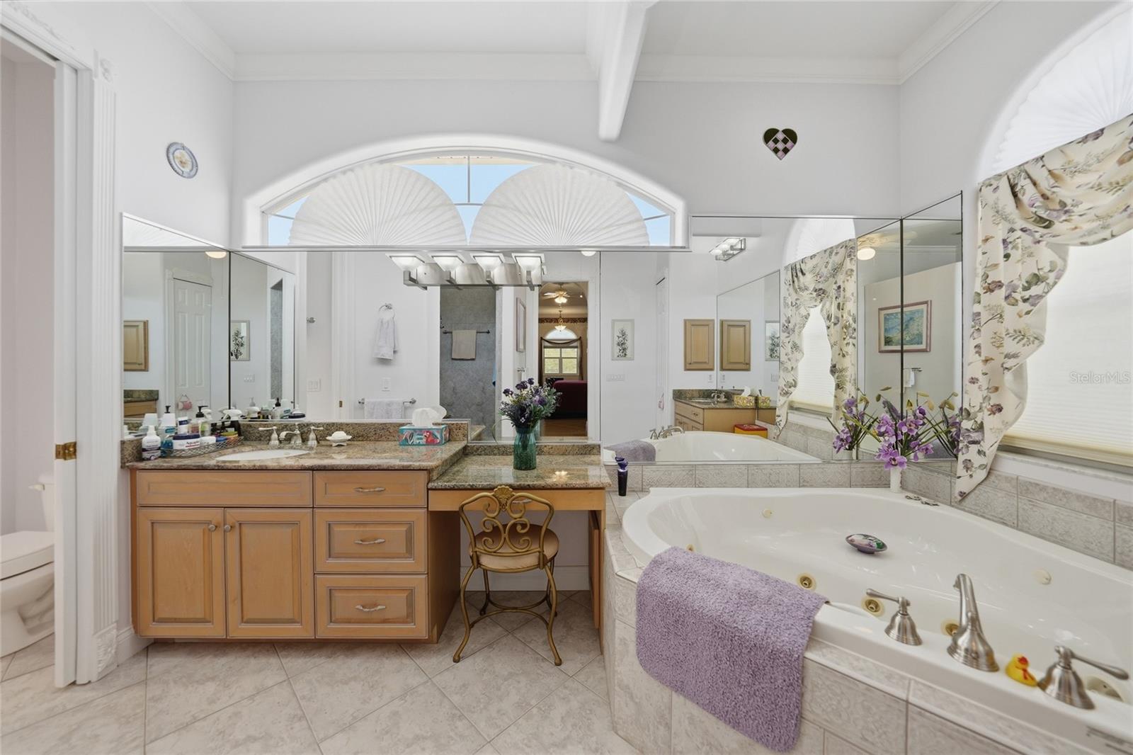 Image 27 of 49 For 15319 Acorn Circle