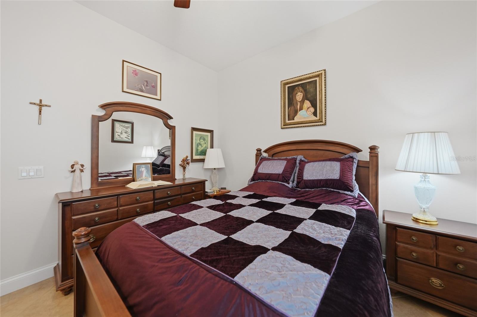 Image 29 of 49 For 15319 Acorn Circle