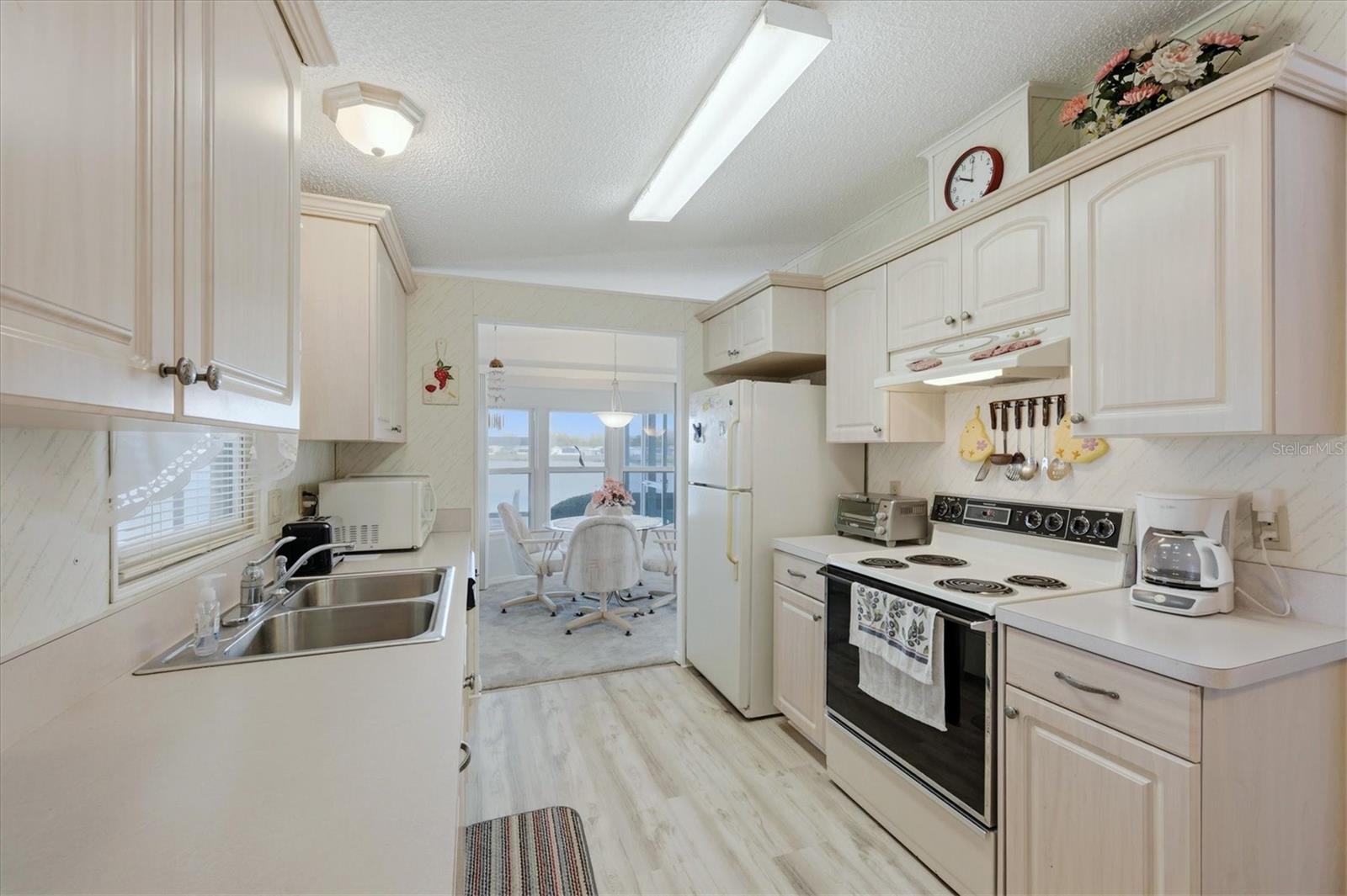 Image 10 of 39 For 6085 Shearwater Drive