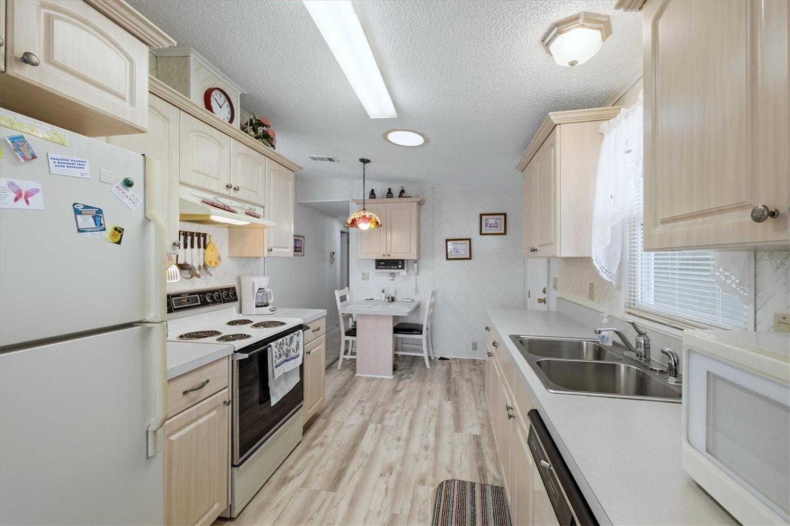 Image 11 of 39 For 6085 Shearwater Drive