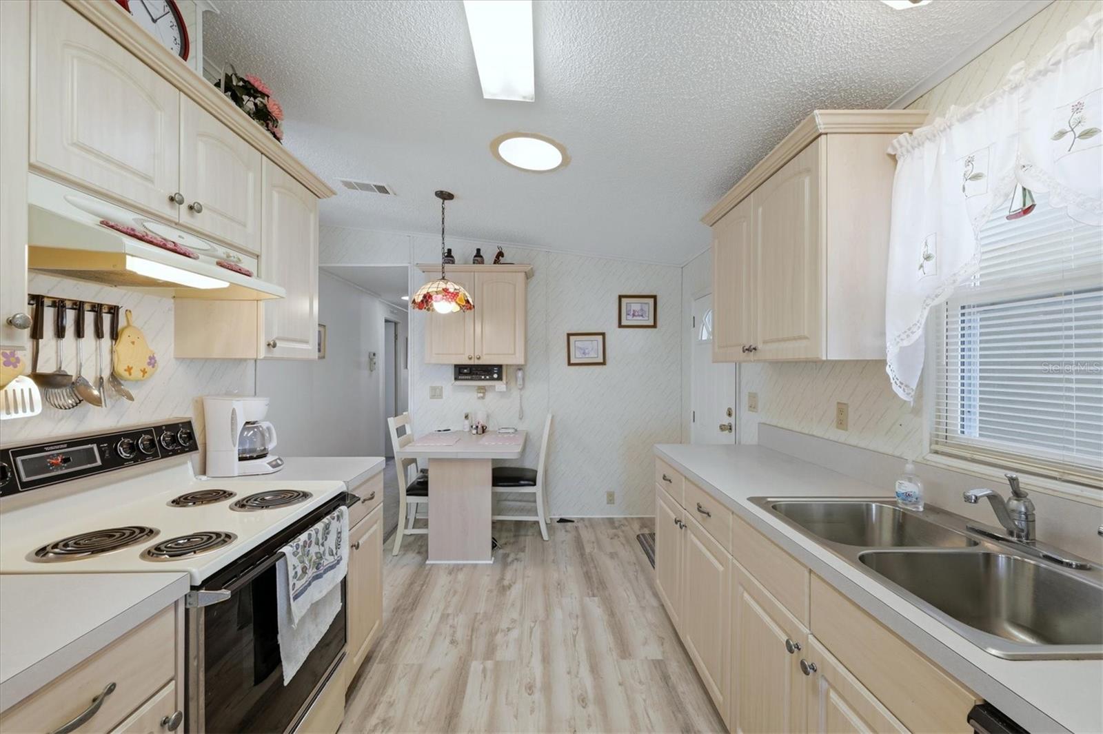 Image 12 of 39 For 6085 Shearwater Drive