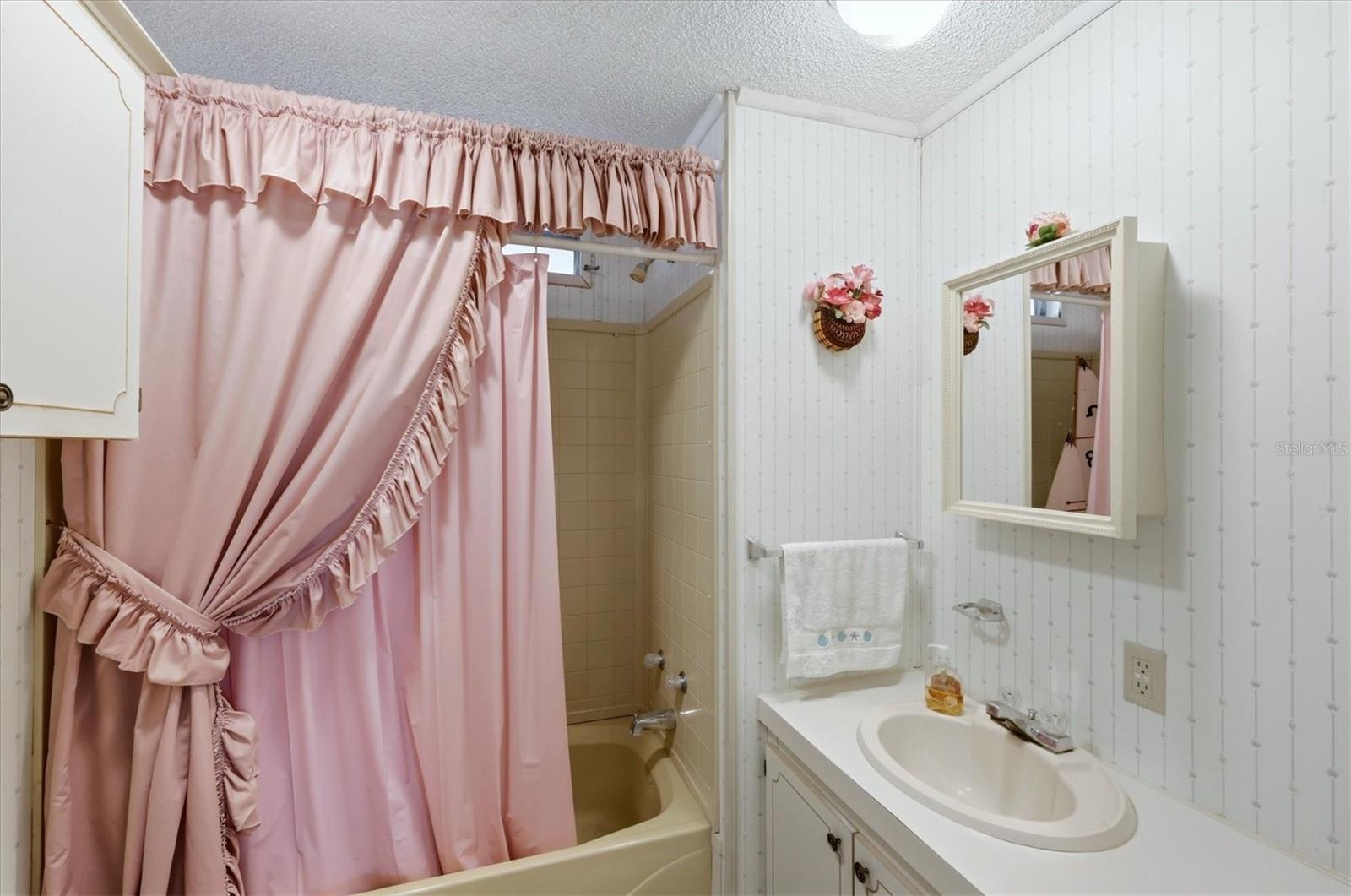 Image 24 of 39 For 6085 Shearwater Drive