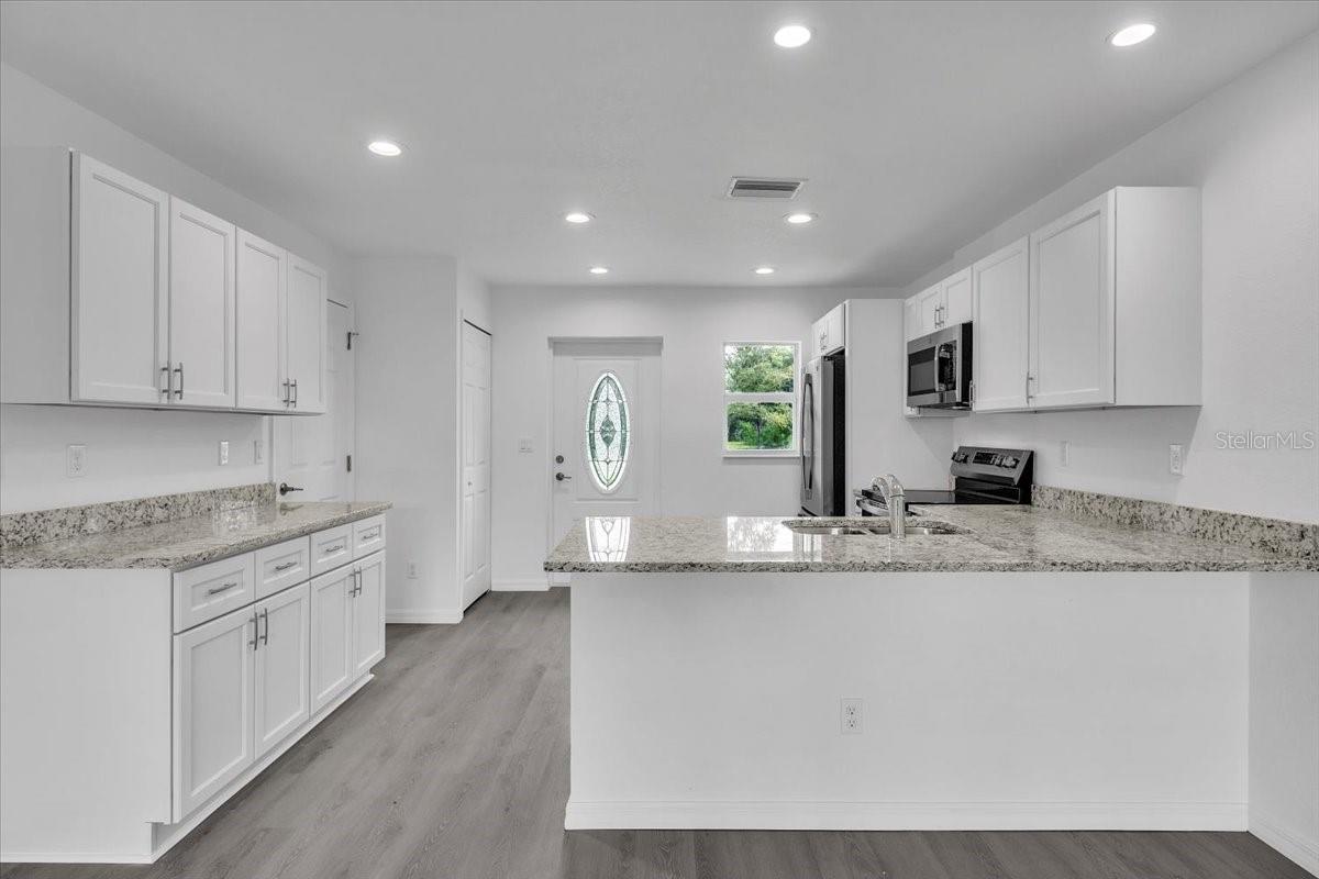 Image 5 of 27 For 27122 Seeger Drive