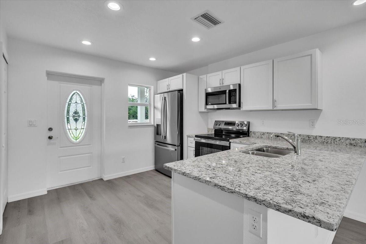Image 6 of 27 For 27122 Seeger Drive