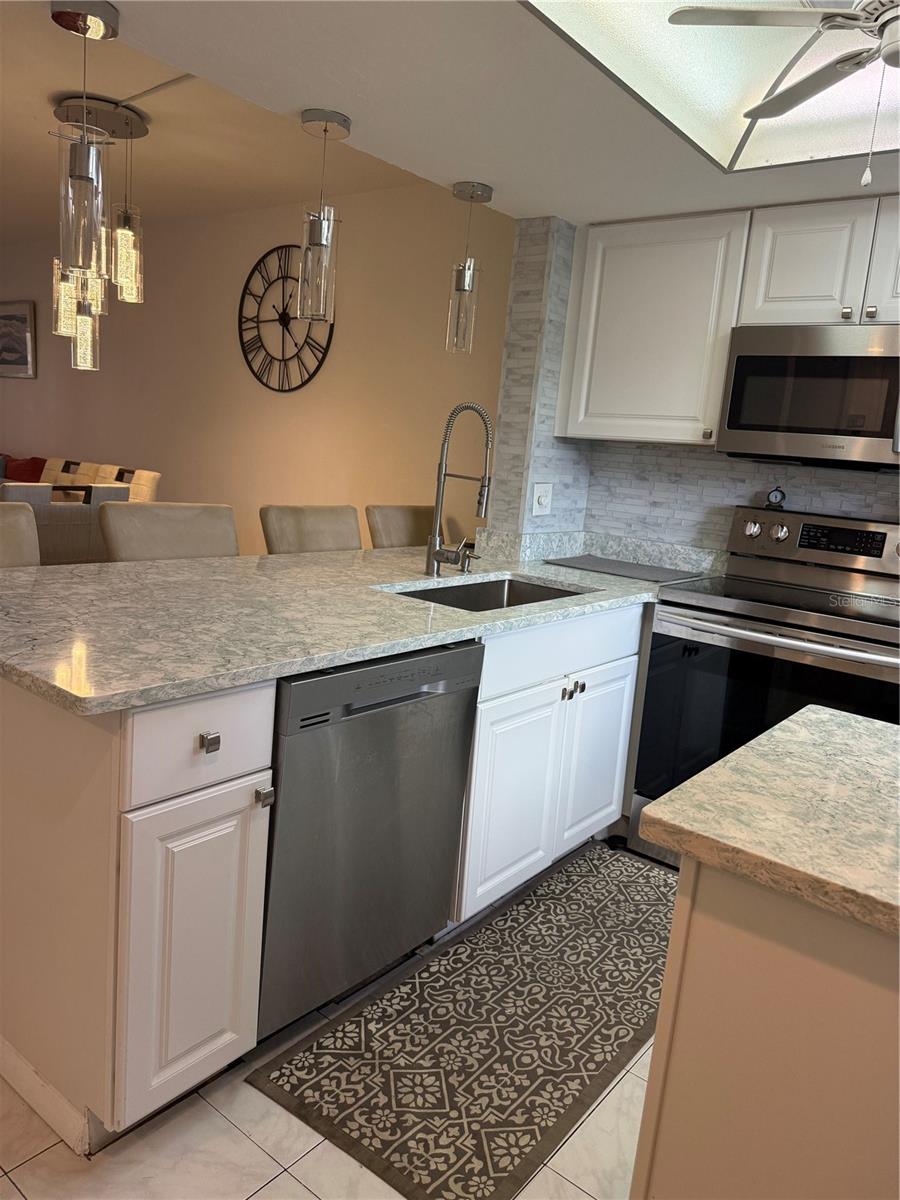 Image 14 of 53 For 25275 Rampart Boulevard 1303