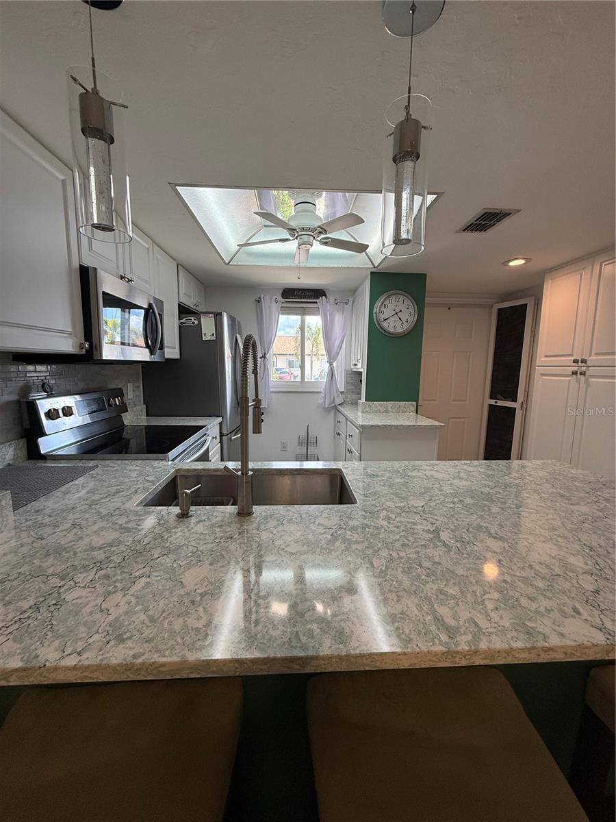 Image 19 of 53 For 25275 Rampart Boulevard 1303