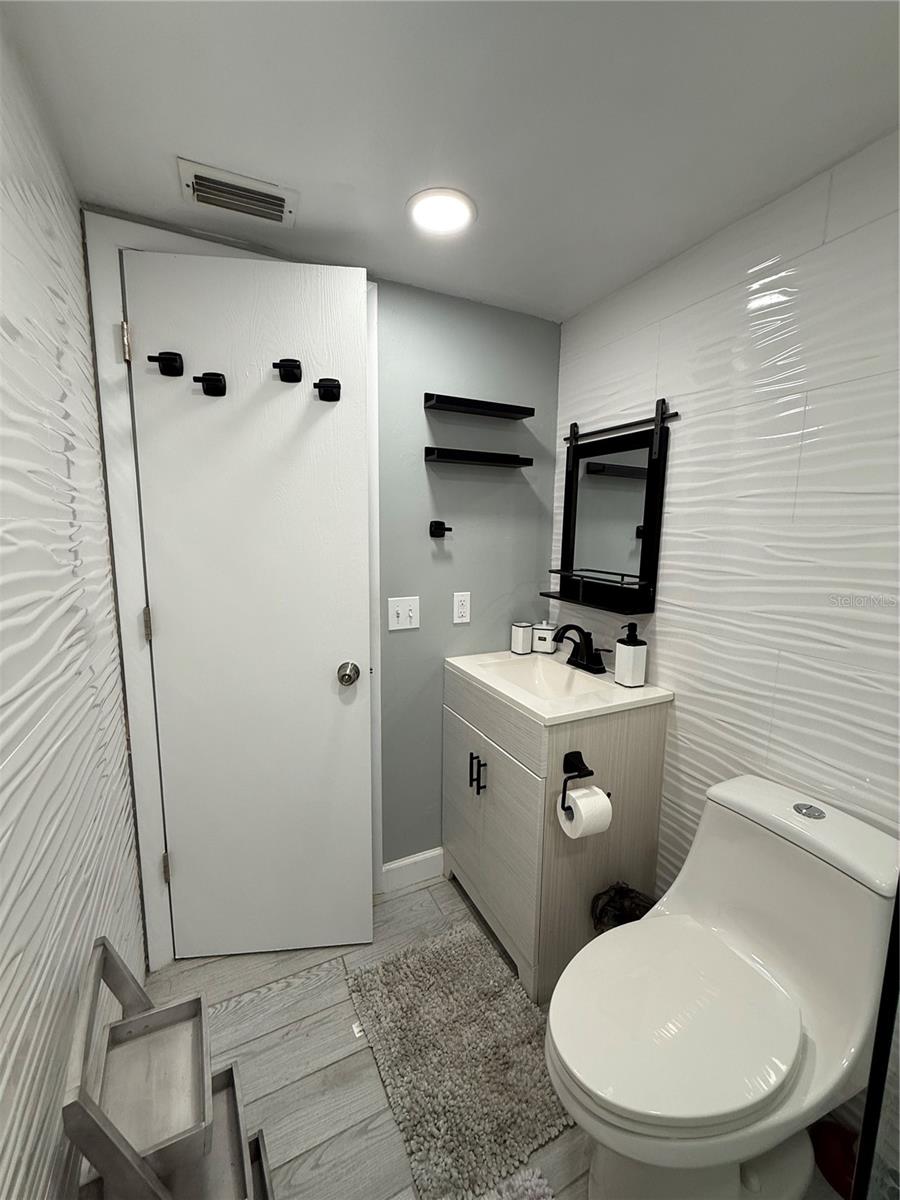 Image 40 of 53 For 25275 Rampart Boulevard 1303