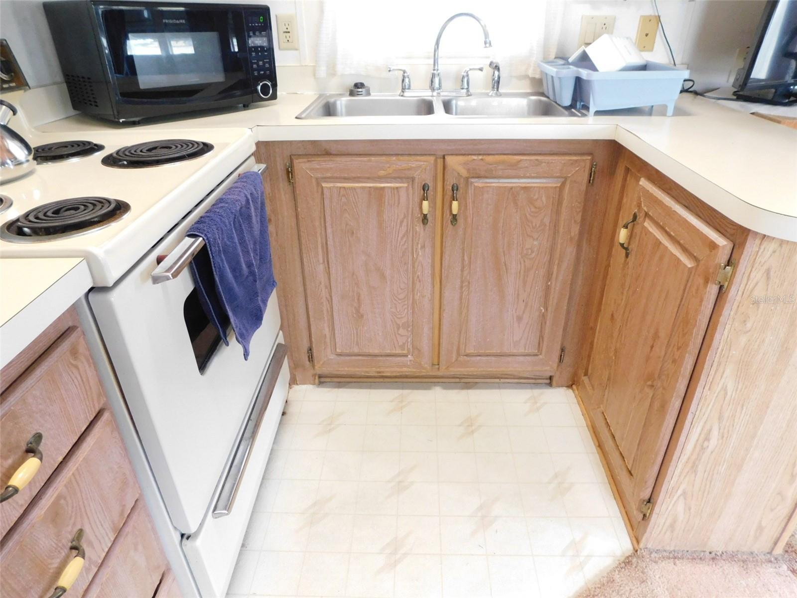 Image 14 of 23 For 1548 Strickland Street