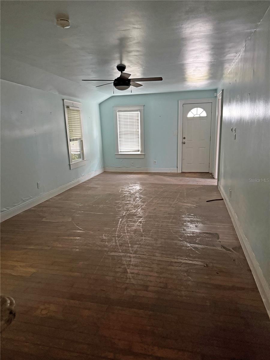 Image 6 of 8 For 451 Virginia Avenue