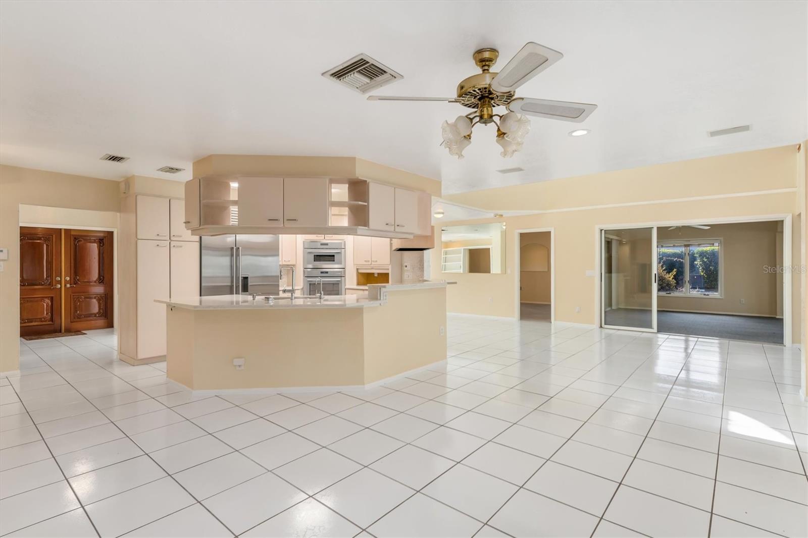 Image 22 of 72 For 4405 Harbor Boulevard