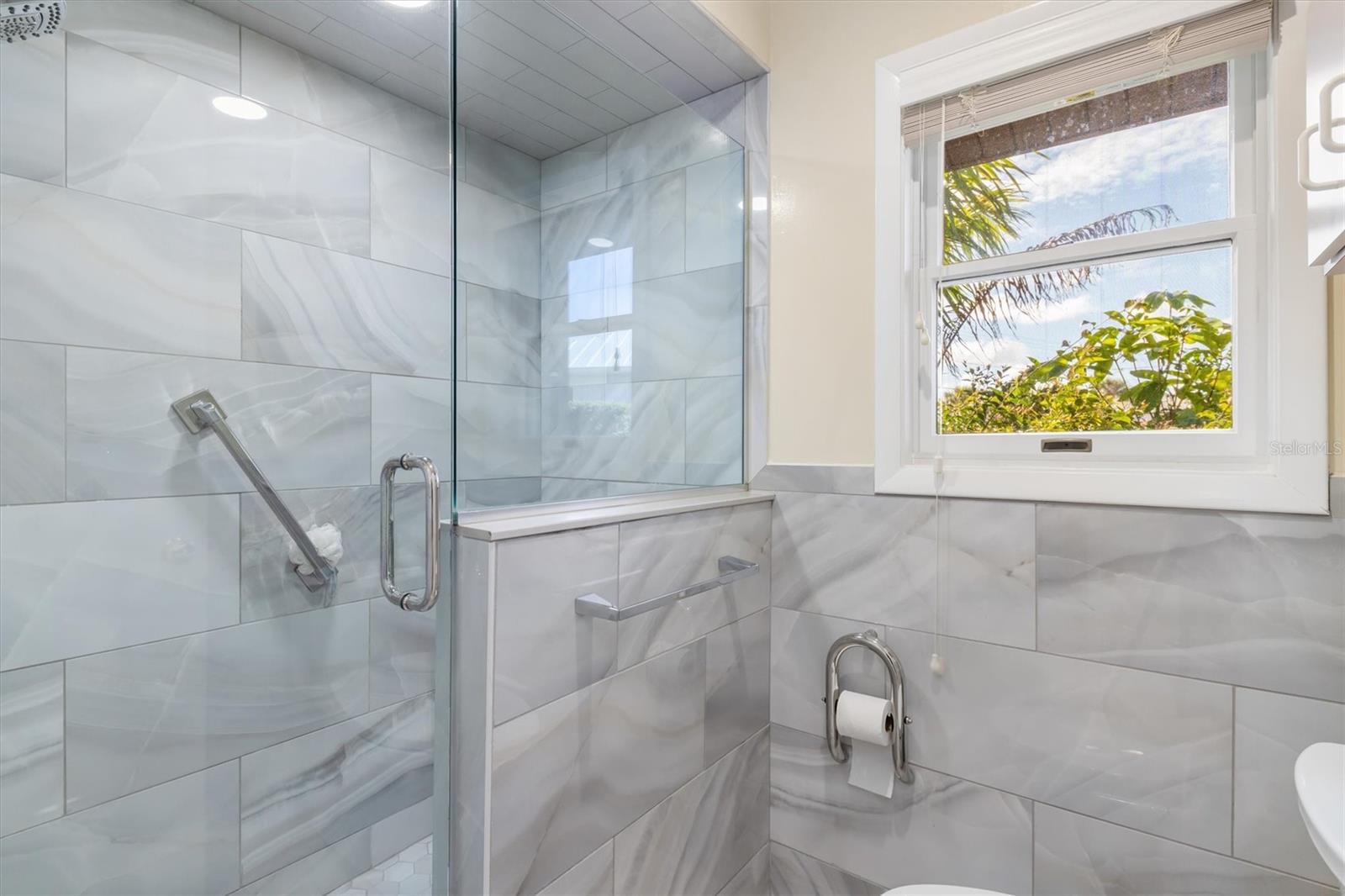 Image 29 of 72 For 4405 Harbor Boulevard