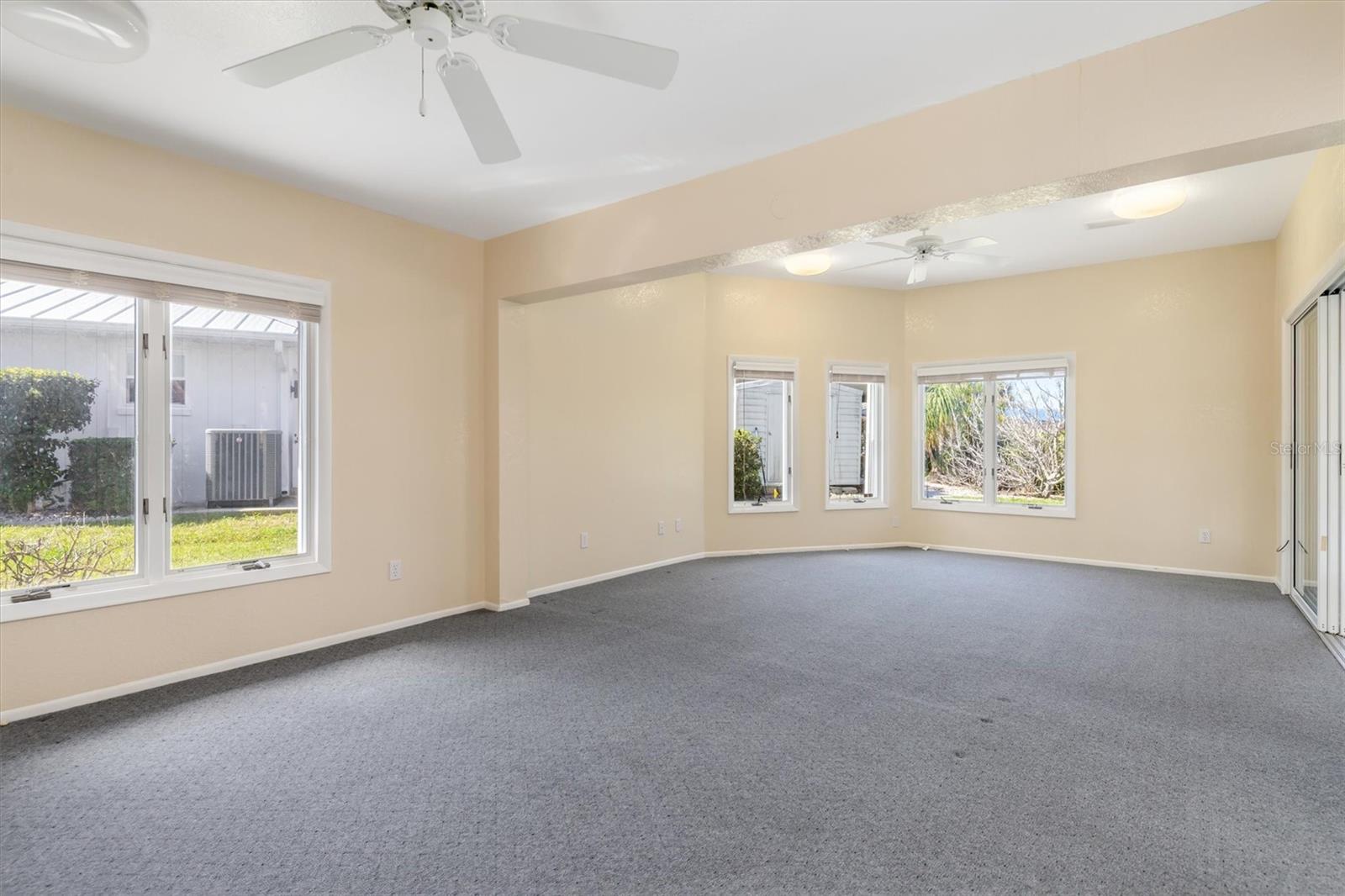 Image 34 of 72 For 4405 Harbor Boulevard