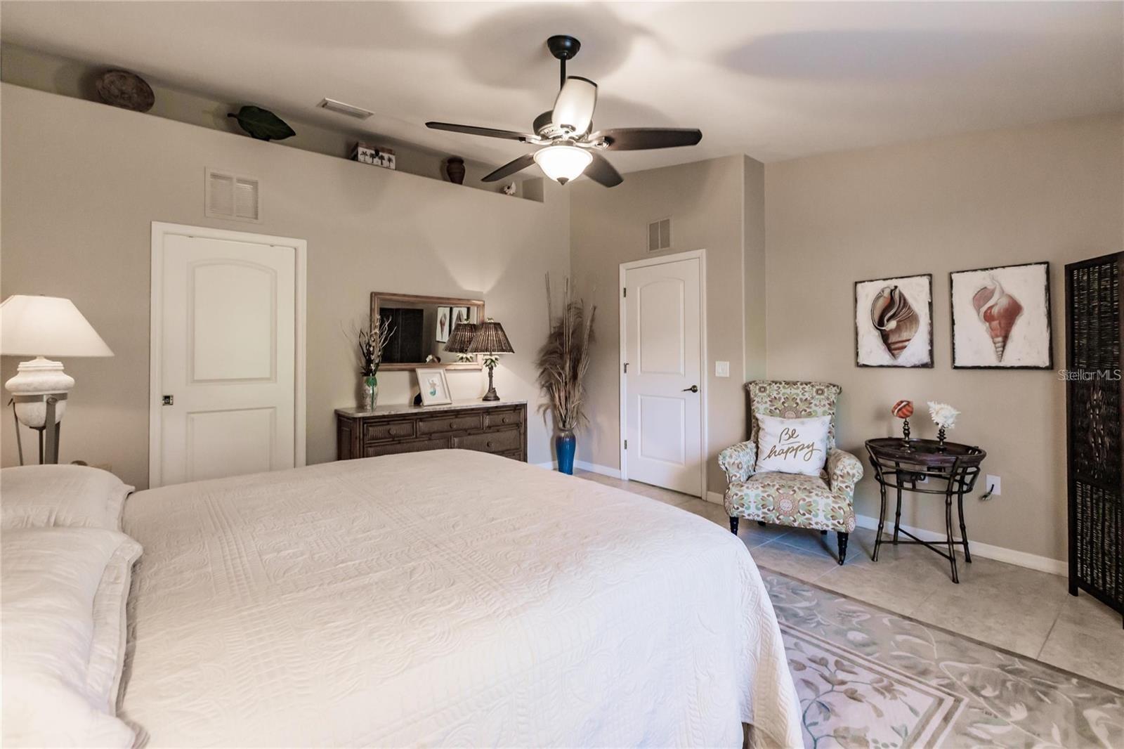 Image 19 of 41 For 323 Monaco Drive 10