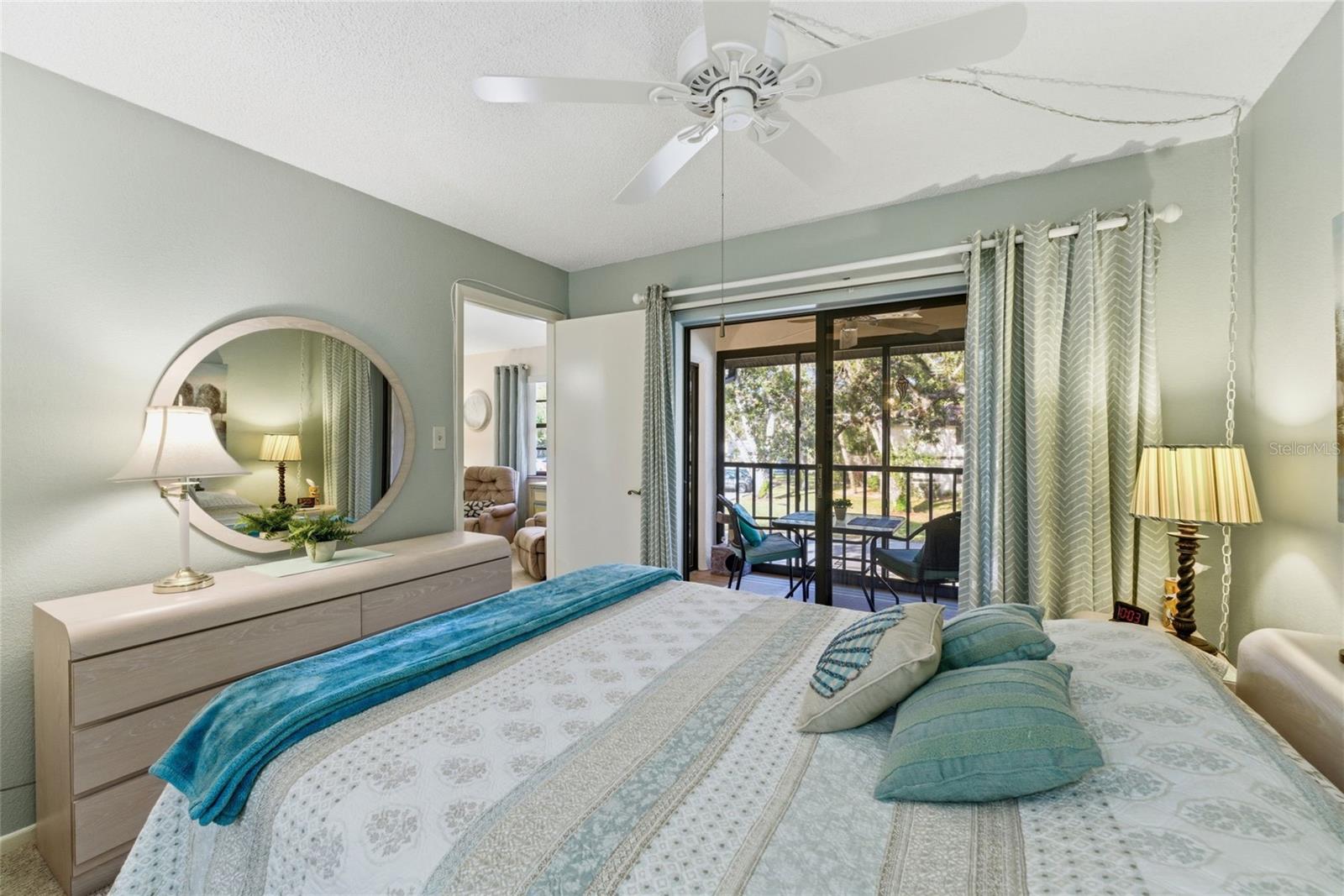 Image 21 of 41 For 19505 Quesada Avenue P202