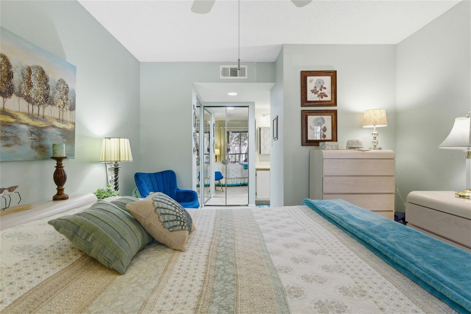 Image 24 of 41 For 19505 Quesada Avenue P202