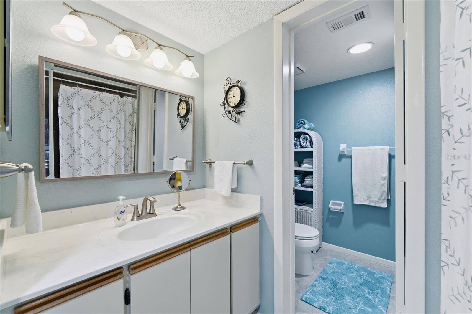 Image 25 of 41 For 19505 Quesada Avenue P202