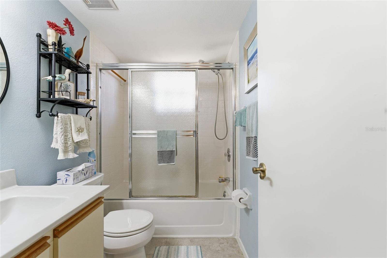 Image 31 of 41 For 19505 Quesada Avenue P202