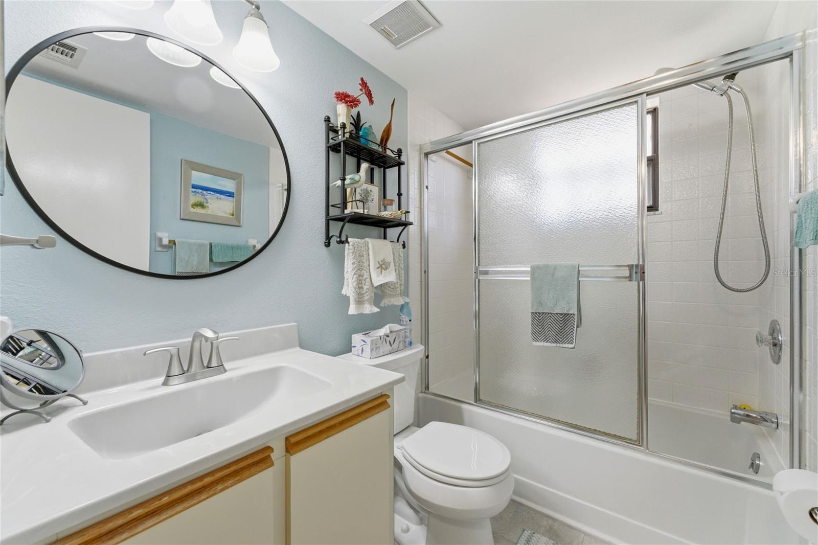 Image 32 of 41 For 19505 Quesada Avenue P202