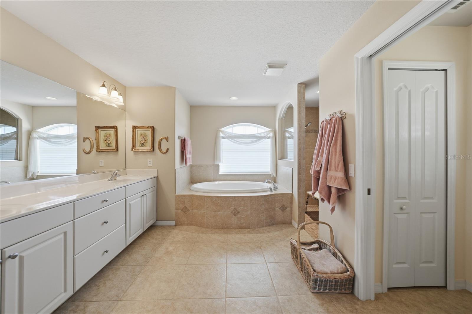 Image 16 of 29 For 176 Medalist Road