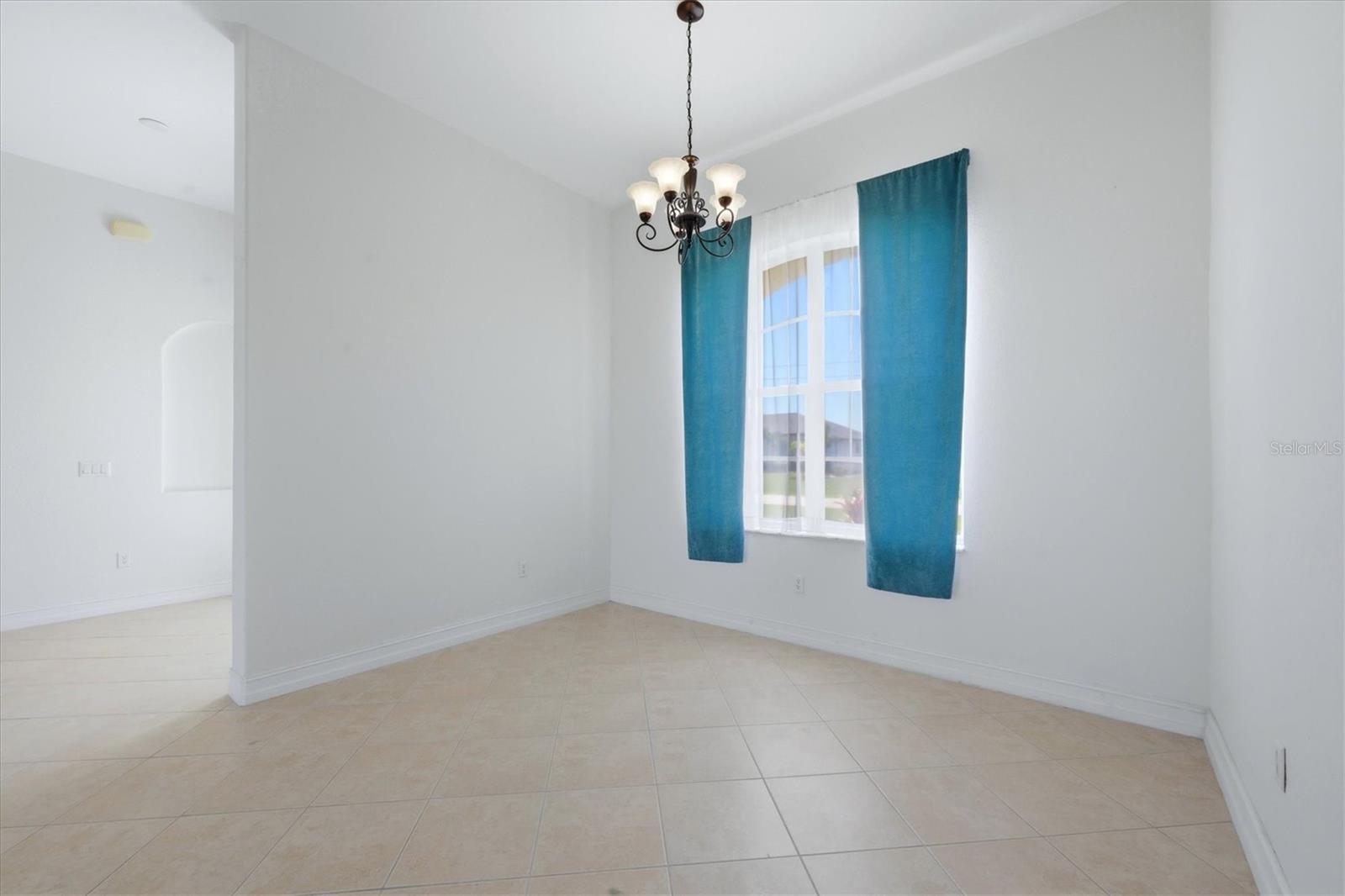 Image 14 of 43 For 15124 Leipzig Circle