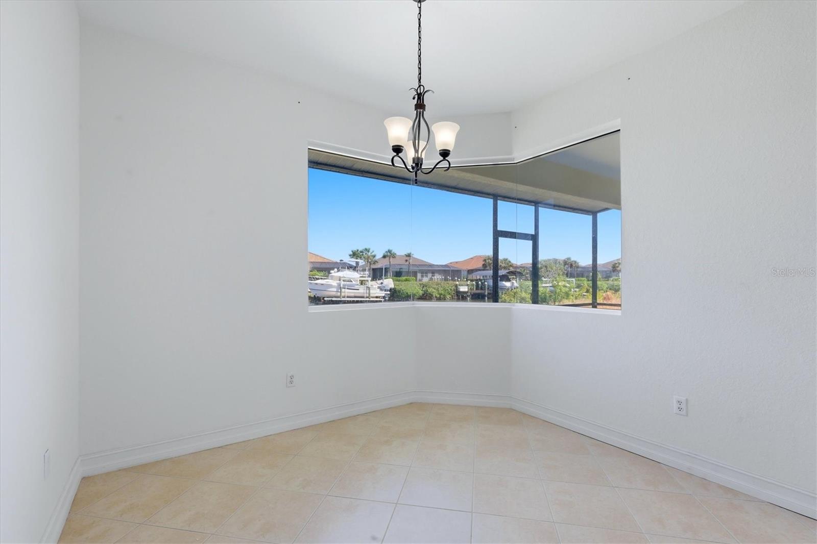 Image 20 of 43 For 15124 Leipzig Circle