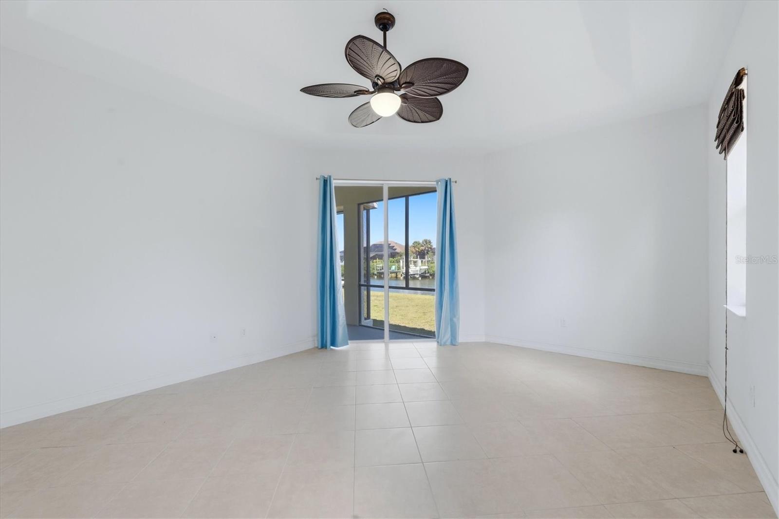 Image 22 of 43 For 15124 Leipzig Circle