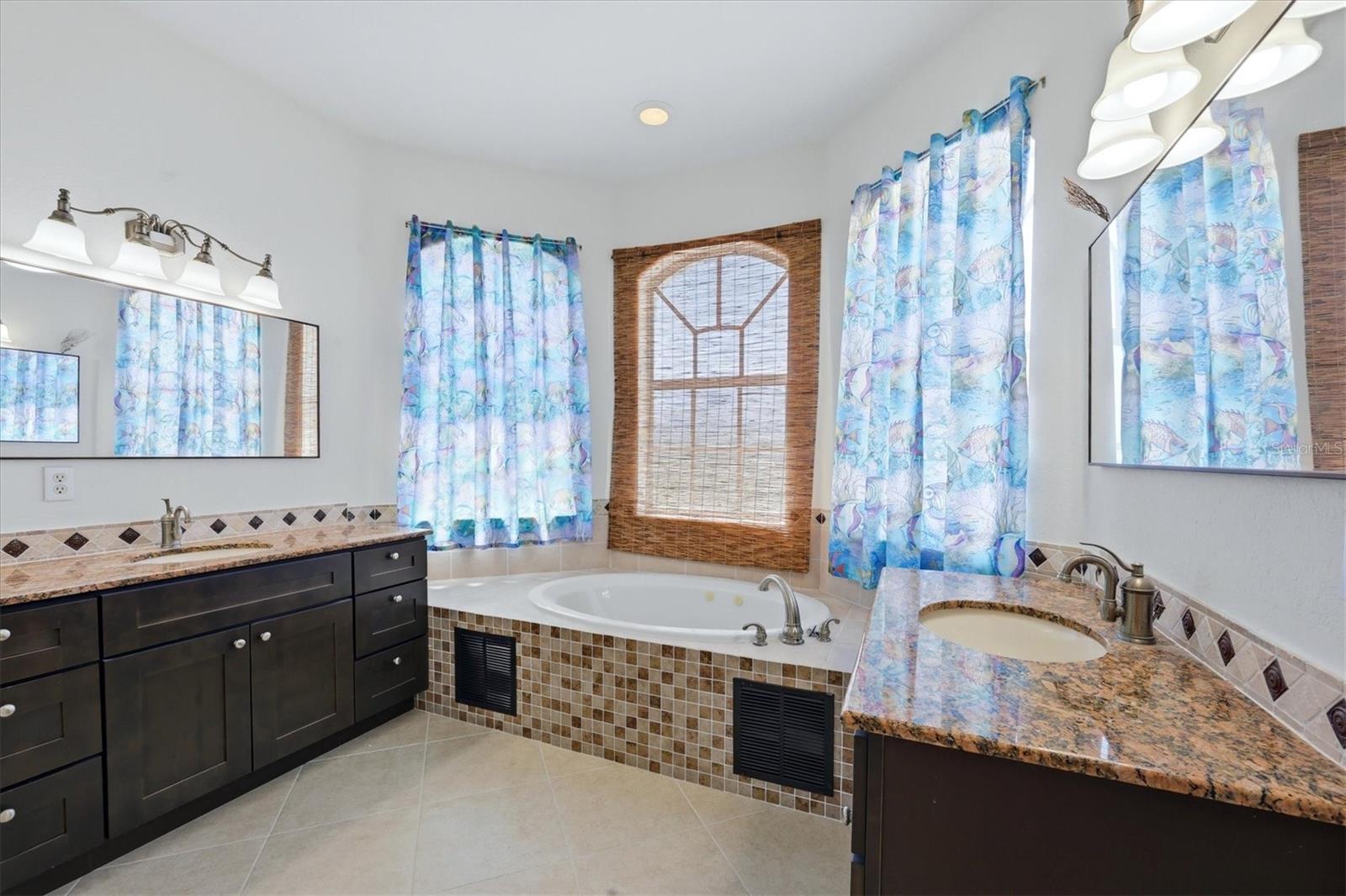 Image 24 of 43 For 15124 Leipzig Circle