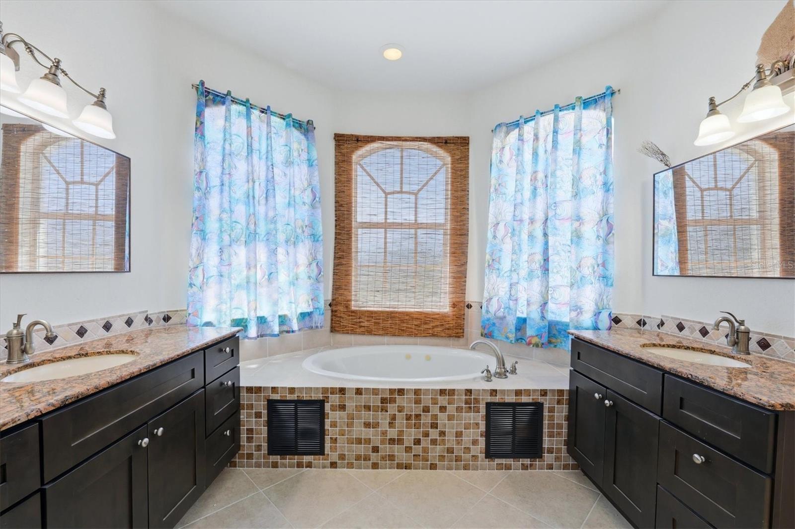 Image 25 of 43 For 15124 Leipzig Circle