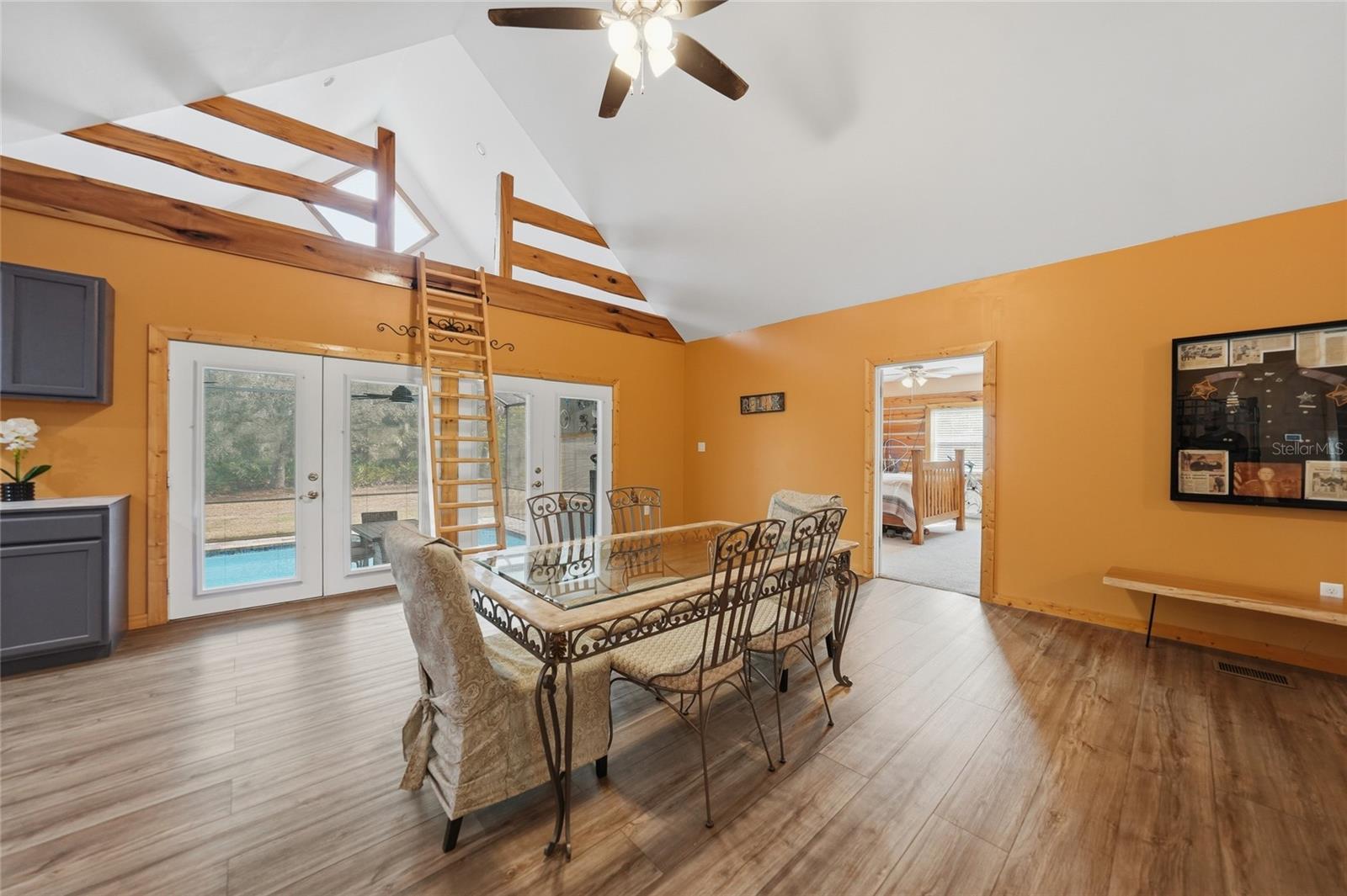 Image 13 of 72 For 9796 Southern Dreams Road