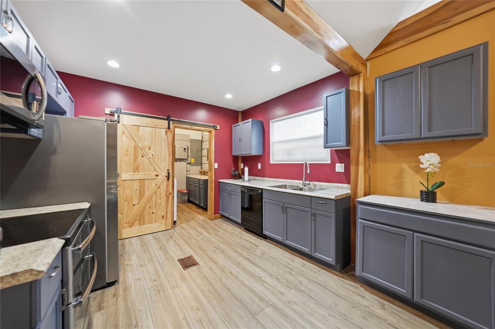 Image 18 of 72 For 9796 Southern Dreams Road