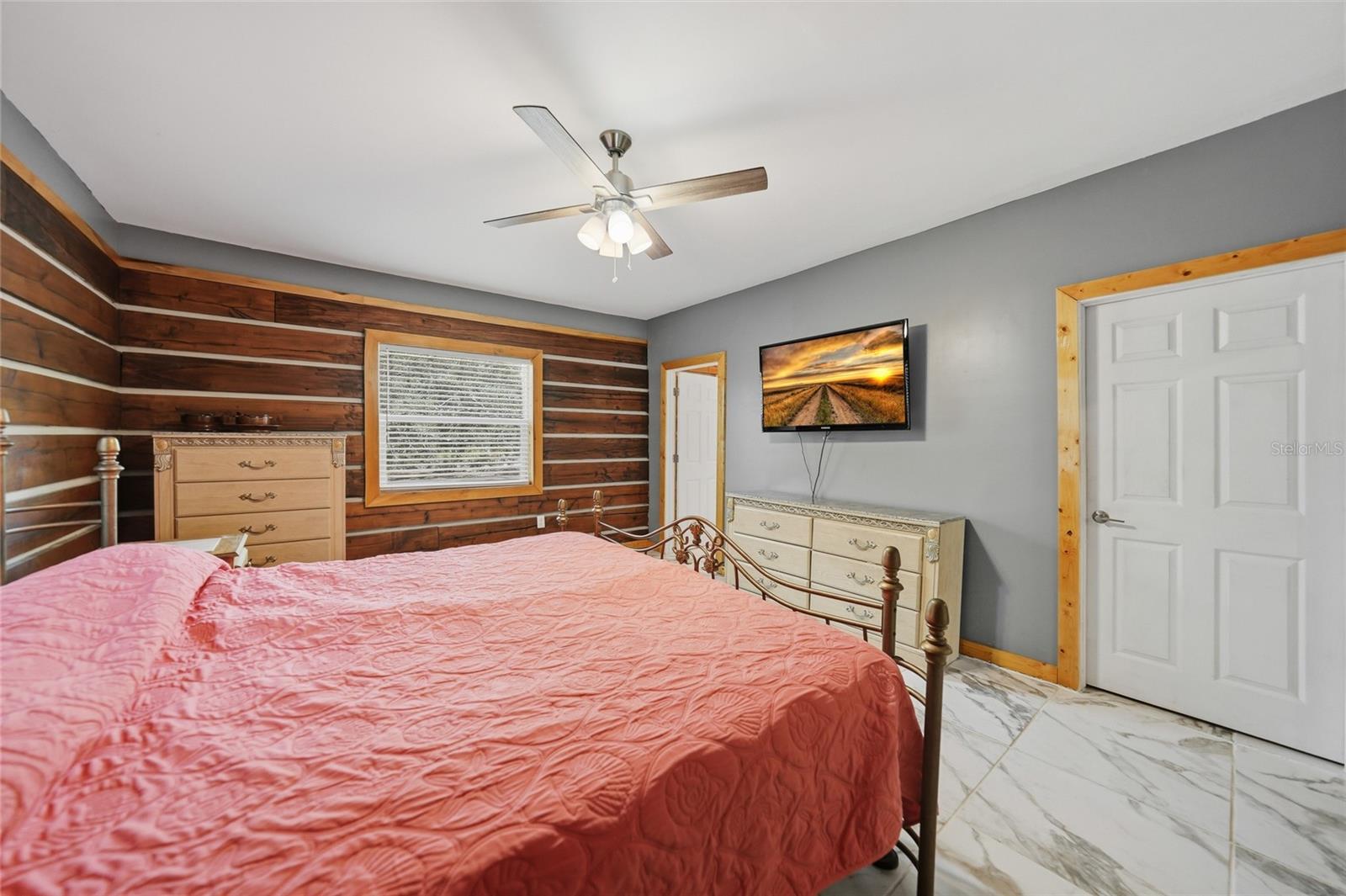 Image 21 of 72 For 9796 Southern Dreams Road