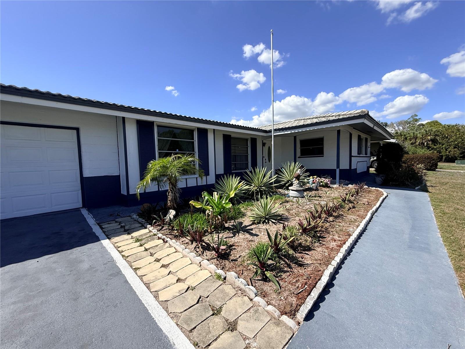 Image 2 of 28 For 1629 Birchcrest Boulevard