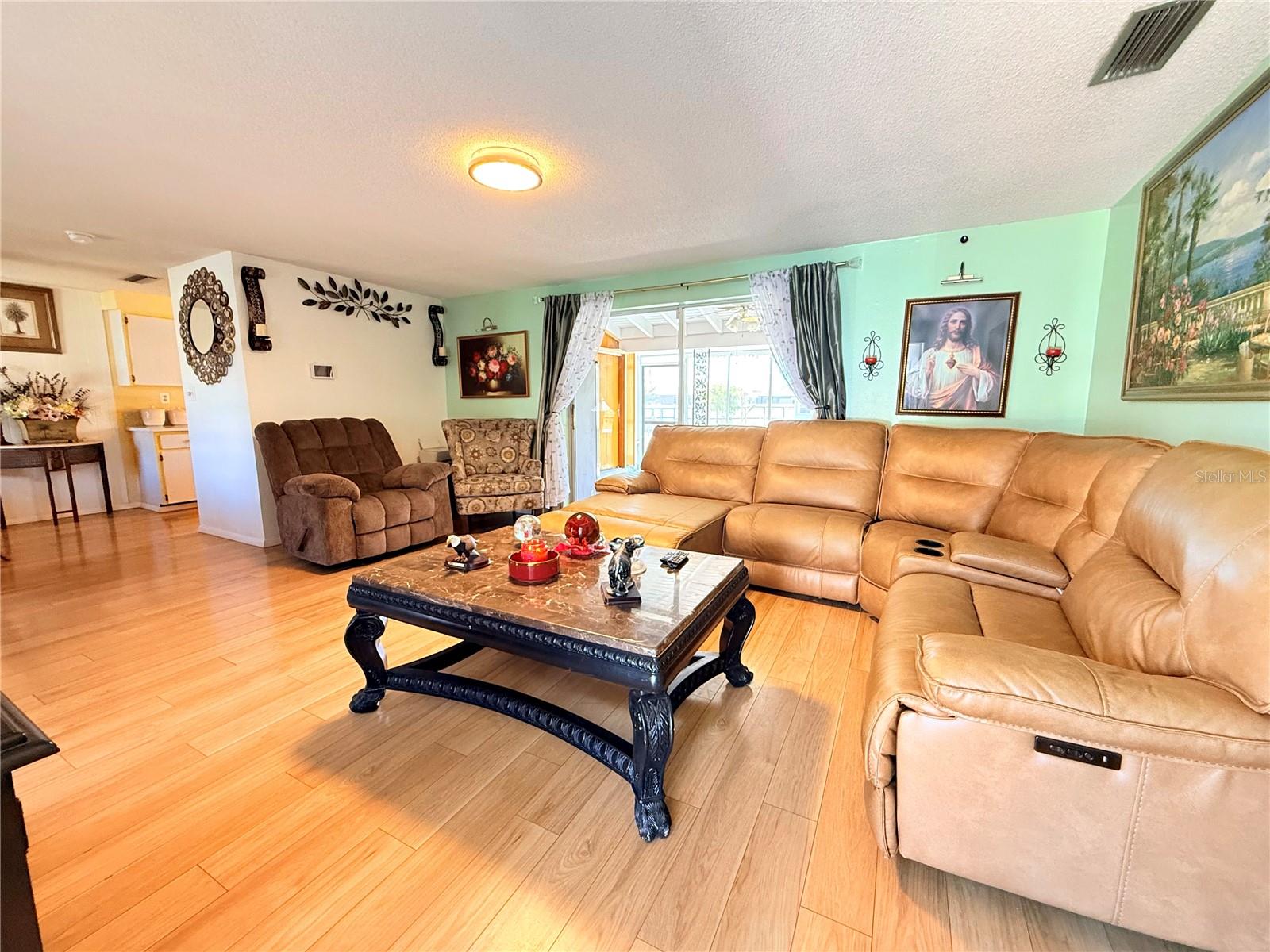 Image 4 of 28 For 1629 Birchcrest Boulevard