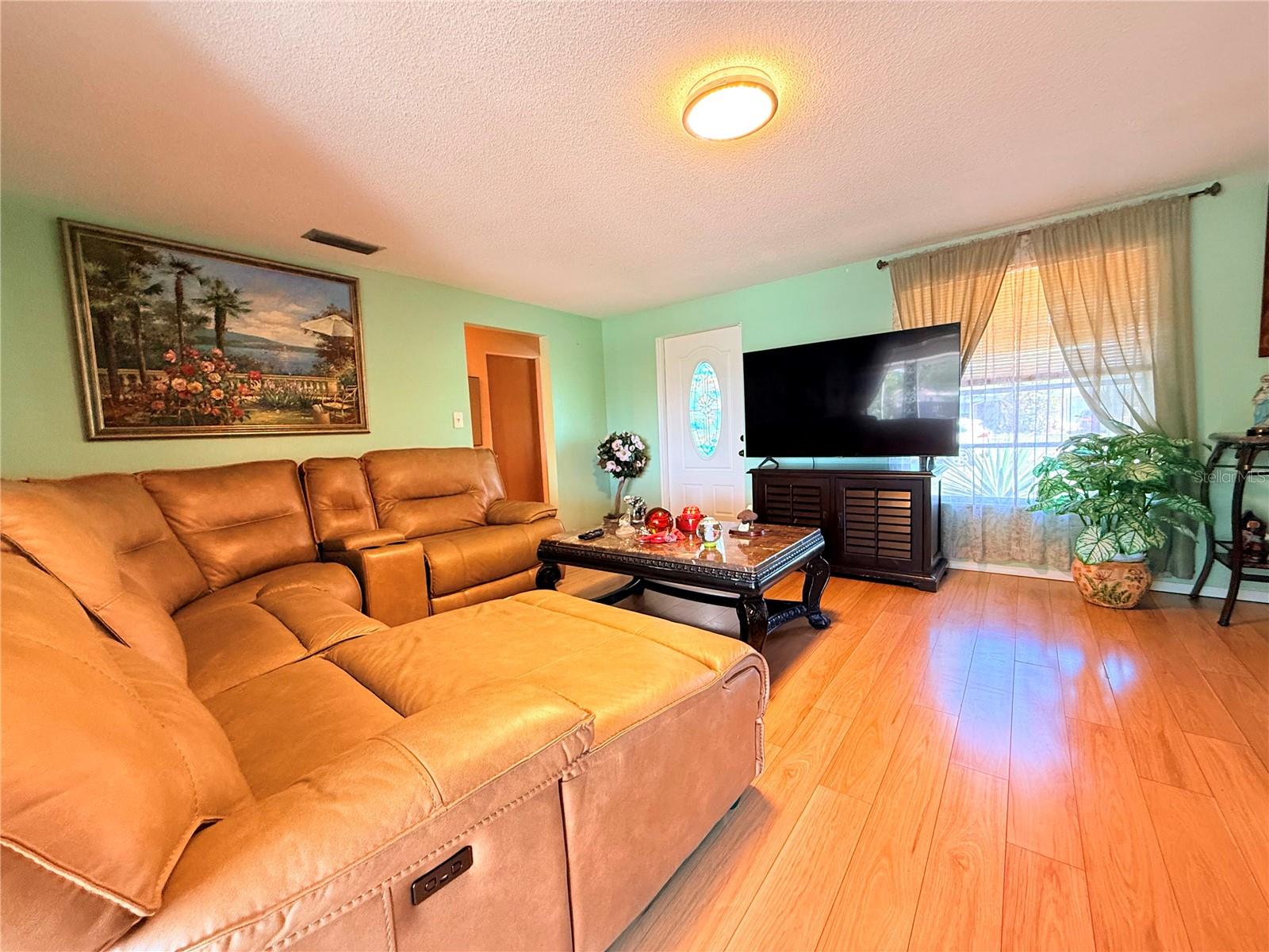 Image 5 of 28 For 1629 Birchcrest Boulevard