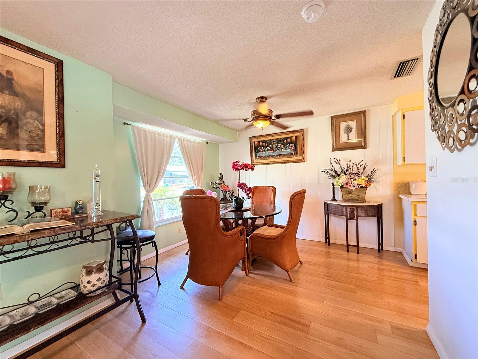 Image 7 of 28 For 1629 Birchcrest Boulevard