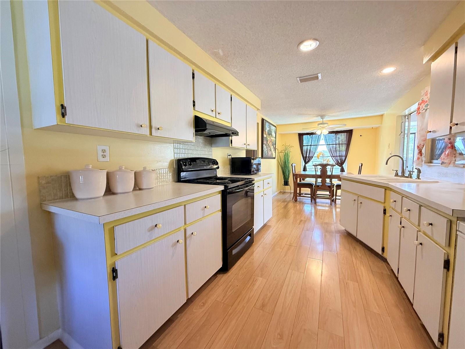 Image 9 of 28 For 1629 Birchcrest Boulevard