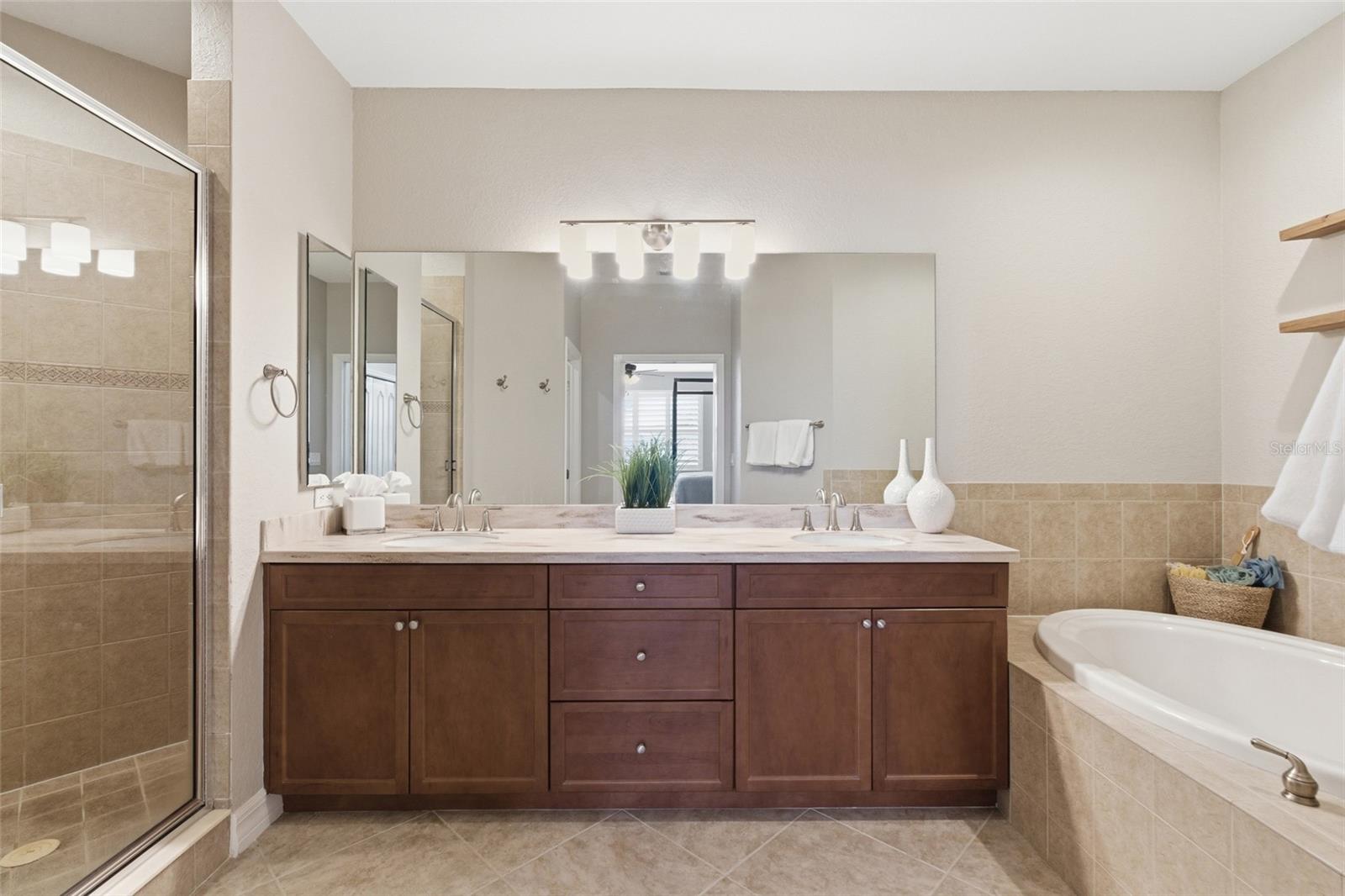 Image 28 of 76 For 14009 Black Beauty Drive 222