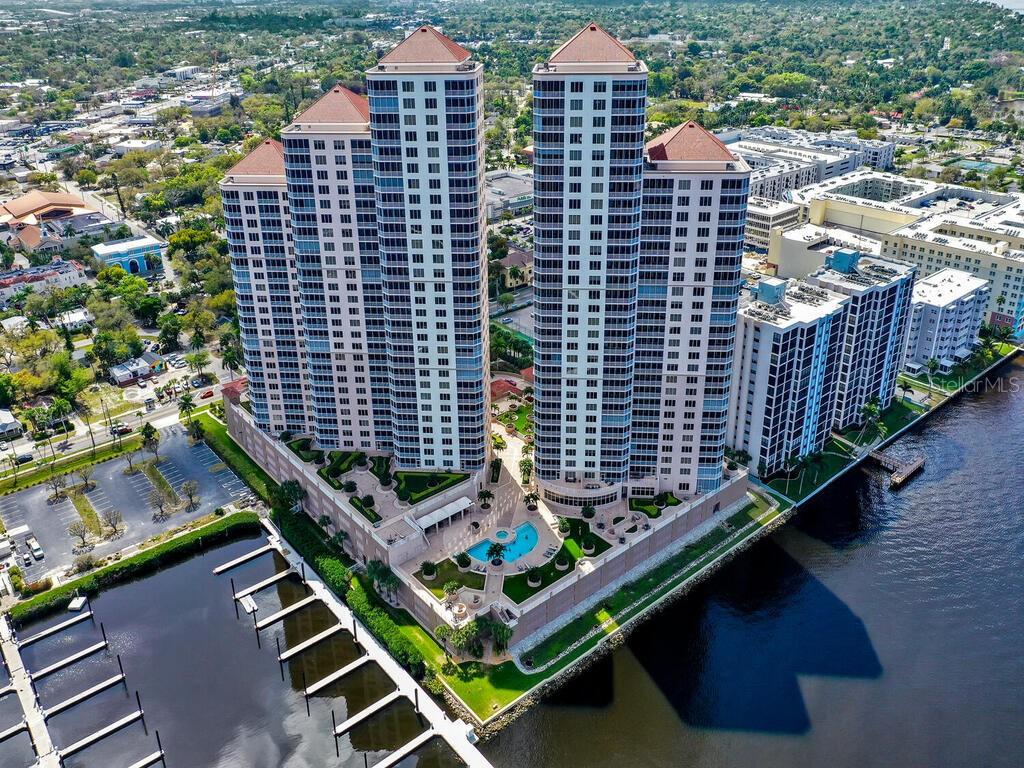 Listing photo id 0 for 2104 1st Street 2304